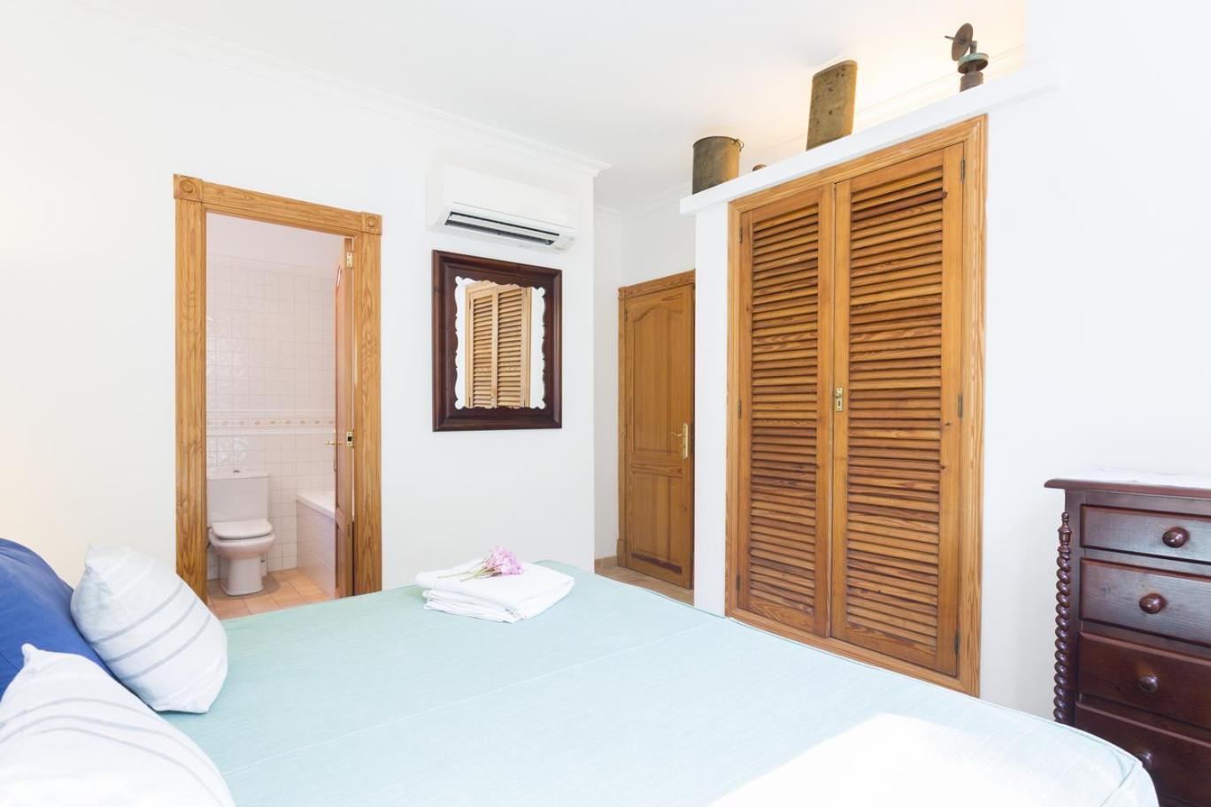 Villa With Private Mountain Ideal Runners Trailers Near Beach Approx 5 Min Walking Beach,Property Belong Puerto Pollensa Villas And Apartments Eksteriør billede